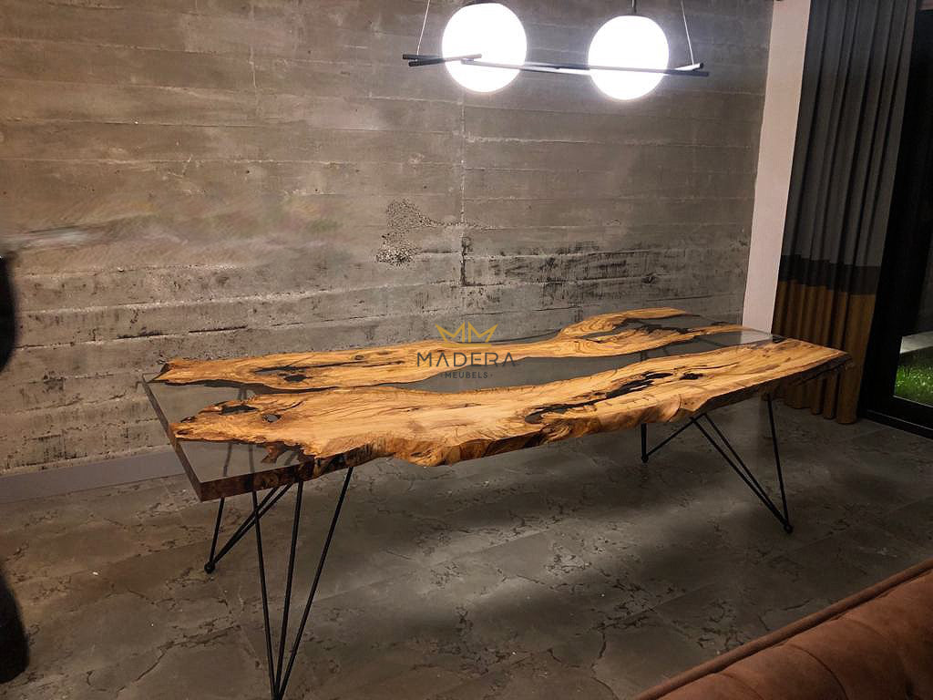 Live Edge olijfhout boomstam Epoxy Eettafel zijkant