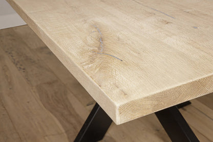 Eiken rechte eettafel tafelblad afwerking met matrix-frame poten