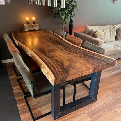 Unieke suar boomstam eettafel met zes stoelen