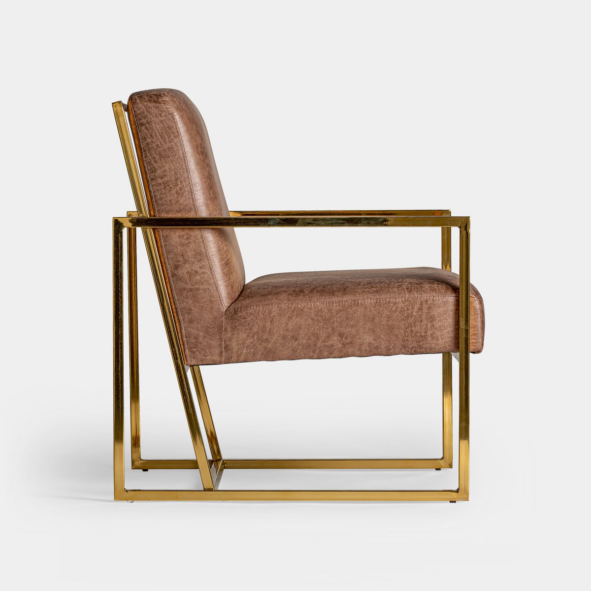 Brooklyn fauteuil met goudkleurige metalen poten bekleed met een zacht imitatieleer in metallic bronskleur zijkant