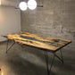 Live Edge River Epoxy Eettafel