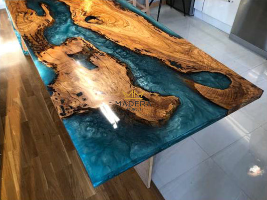 Rechte sapphire blue epoxy eettafel met olijfhout boven