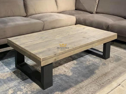 Salontafel van steigerhout met u-frame poten