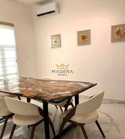 Rechte epoxy eettafel van olijfhout met gladde afwerking  hoeken dichtbij